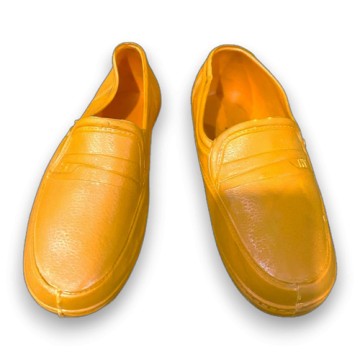 Giày nhựa vàng loại 1