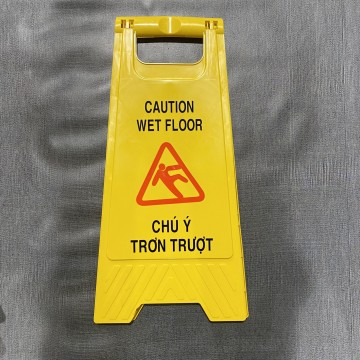 Biển bảng cảnh báo chữ A Cảnh Báo Trơn Trượt