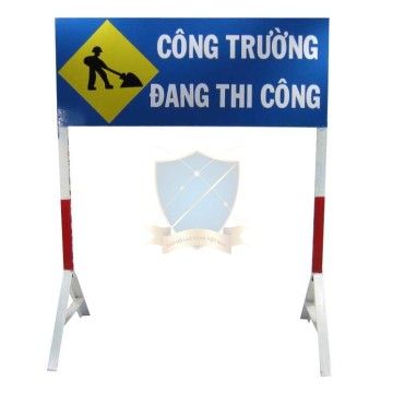 Biển báo công trình đang thi công hình chữ nhật