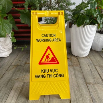 Biển bảng cảnh báo chữ A nội dung Khu vực đang thi công