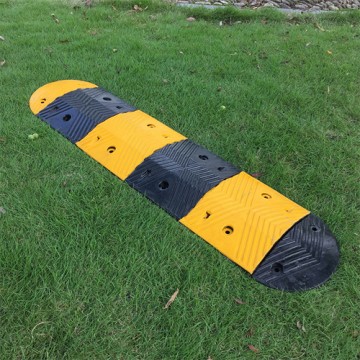 Gờ giảm tốc cao su chiều dài 1000m chịu lực 20 tấn