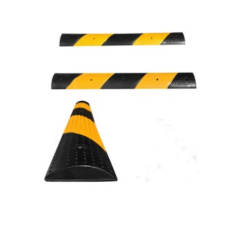 Gờ giảm tốc cao su dùng giảm tốc độ xe máy chịu lực 5 tấn