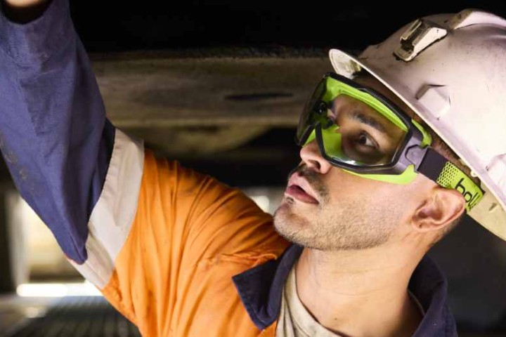  Cách Chọn Kính Bảo Hộ Lao Động Phù Hợp Chi Tiết Giá Bao Nhiêu Tiền