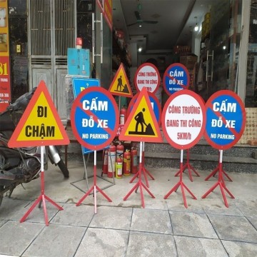 Biển cảnh báo các loại có chân - có phản quang 