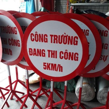 Biển cảnh báo tròn có phản quang (công trường đang thi công)