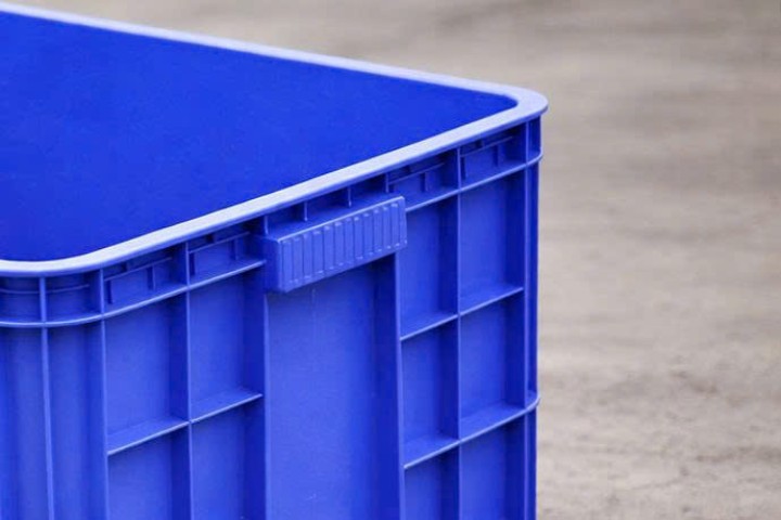 Tác dụng của gân tăng cứng trên thùng nhựa công nghiệp