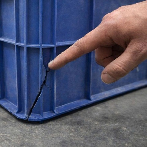 Thùng nhựa hay bị nứt đáy, nguyên nhân do đâu?