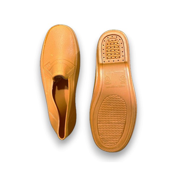 Giầy nhựa vàng loại 2