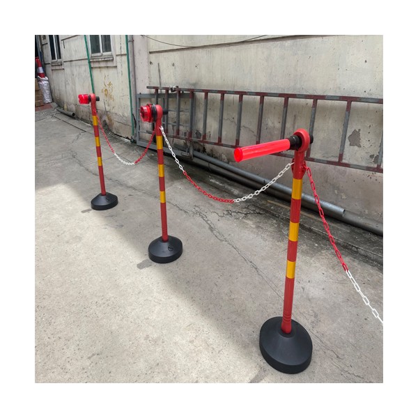 Cọc tiêu đa năng Nhật Quang đa dạng màu sắc, đèn cảnh báo thân phản quang