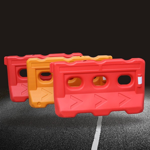 Dải phân cách nhựa chứa nước làm hàng rào chắn đường đua F1