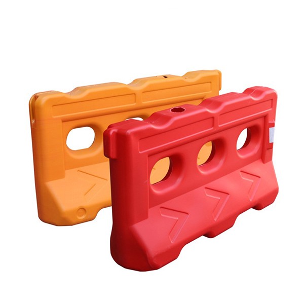 Dải phân cách nhựa chứa nước làm hàng rào chắn đường đua F1