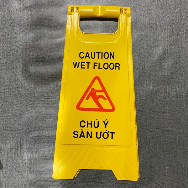 Biển bảng cảnh báo chữ A Chú ý sàn ướt