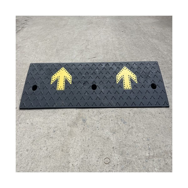 Bậc dốc Bục lên xuống Vỉa Hè 004 dành cho xe hơi, xe máy bằng đệm cao su chịu lực siêu bền[:en]Bục lên xuống vỉa hè 004 dành cho xe hơi, xe máy bằng đệm cao su chịu lực siêu bền