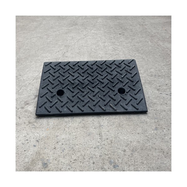 Bục cao su lên xuống vỉa hè 003 dành cho ô tô, xe máy, chịu va đập tốt