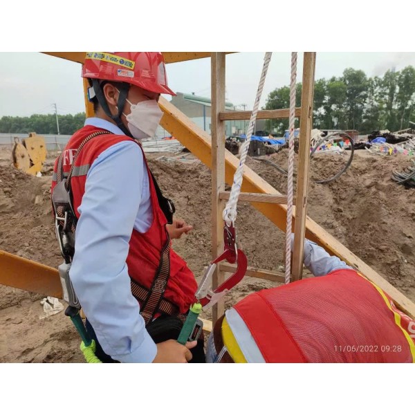 Khóa hãm trượt có móc