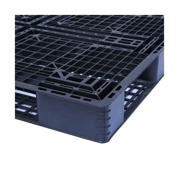 Pallet nhựa màu đen mã 01