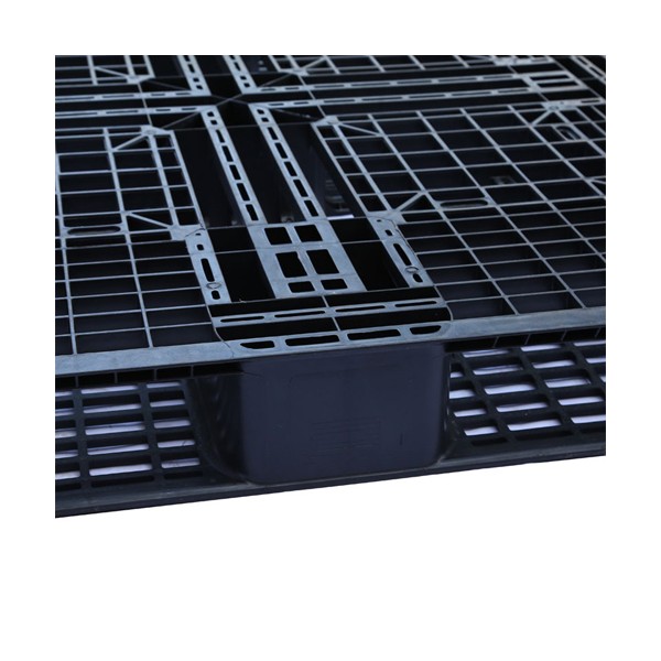 Pallet nhựa màu đen mã 01