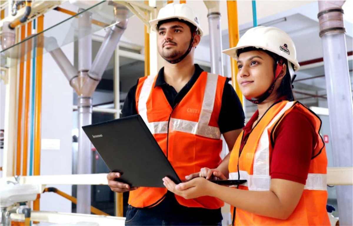 Áo Phản Quang Nhật Quang – Giải Pháp An Toàn Trong Mọi Môi Trường Làm Việc