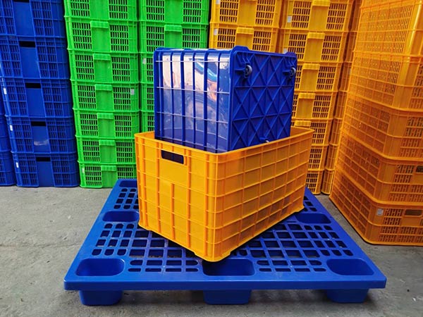 Thùng Nhựa sóng Nhật Quang