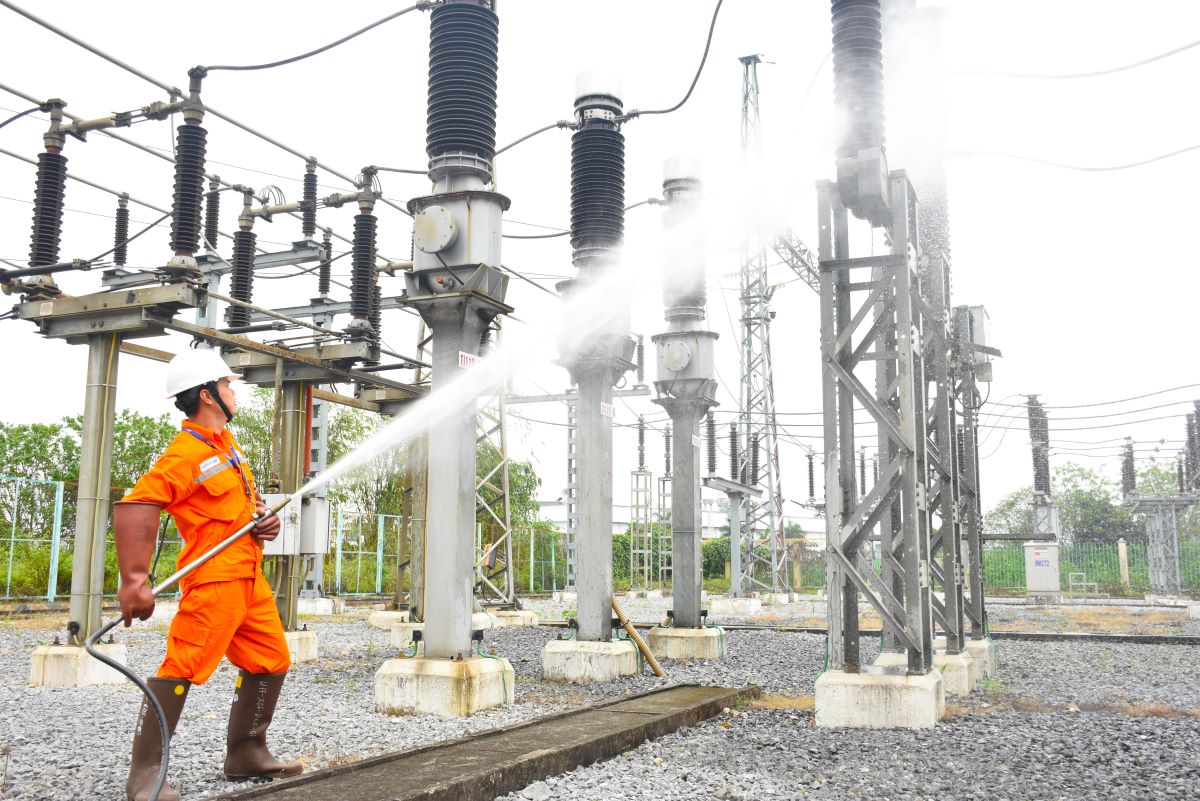 Ủng cách điện Nhật Quang