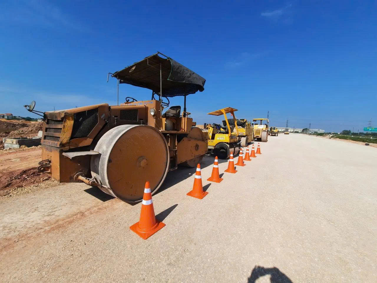 Cọc Tiêu Phân Làn 70cm Nhật Quang 