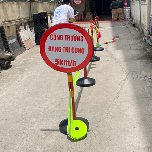 Cọc Tiêu Đa Năng Nhật Quang 90cm.2