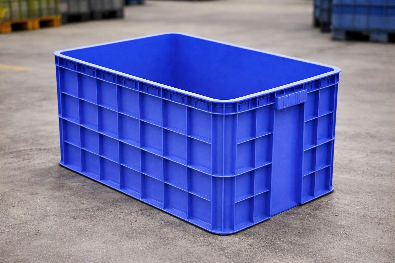 Gân tăng cứng trên thành thùng nhựa công nghiệp